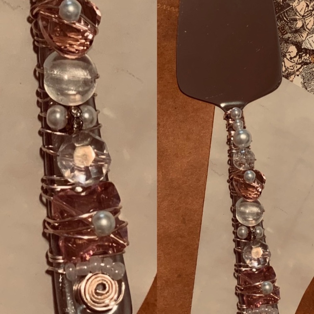 Bedazzled pie server! Brand new